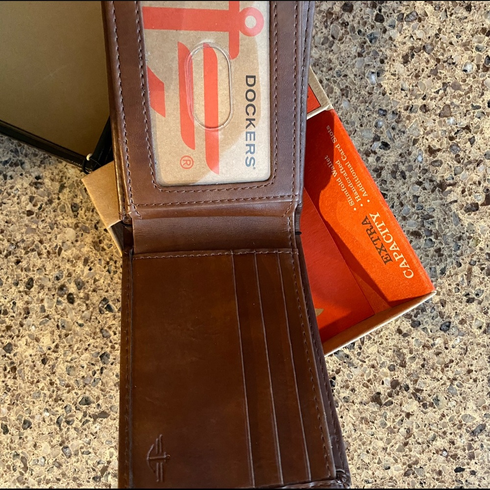 Dockers Brown Leather Wallet - Picture 3 of 4